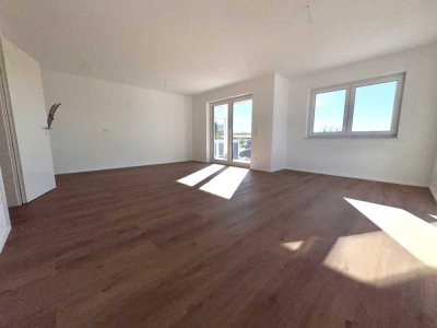 Wunderschöne 4 Zimmer Wohnung mit Balkon und Terrasse, hochwertige Ausstattung in Hirblingen, KFW 55