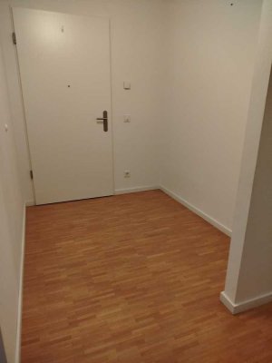 Neuwertige 3‑Zimmer Luxus-Wohnung im 2. OG mit Balkon in Bonn-Hardtberg
