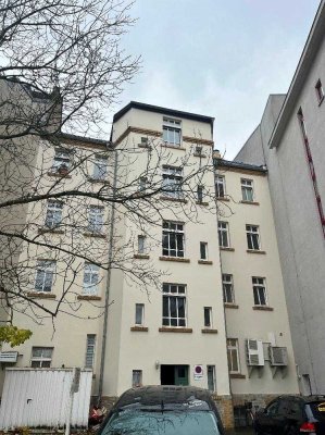 Frisch hergerichtete 2-Zimmer-Wohnung mit Tageslichtbad