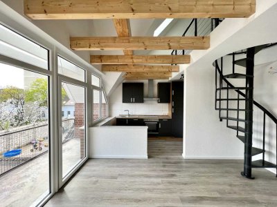 Geschmackvolle, vollst. renovierte 3-Zimmer-Maisonette-Wohnung mit geh. Innenausstattung mit EBK