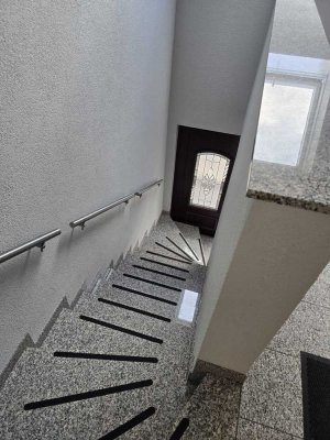 Geschmackvolle, gepflegte 3-Zimmer-Dachgeschosswohnung in Köln Worringen