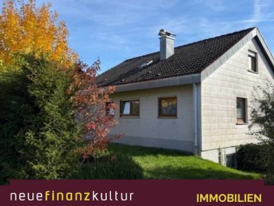 Freistehendes Einfamilienhaus mit viel Platz und moderner Ausstattung in Römerstein