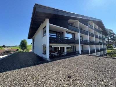 Hochwertig ausgestattete 3 Zimmerwohnung mit Einbauküche, Balkon und Aufzug