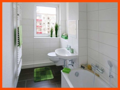 Schicke, helle Wohnung mit Balkon in ruhiger, grüner Lage! Tageslichtbad mit Wanne!