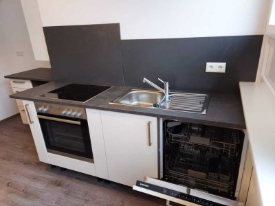 Sanierte 2 Zimmerwohnung mit Einbauküche in top Lage: Exklusive 2-Zimmer-Wohnung in Nürnberg