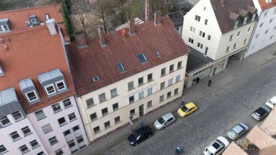 Zentrale Lage in Augsburg, Mehrfamilienhaus im Ensembleschutz mit Entwicklungspotenzial