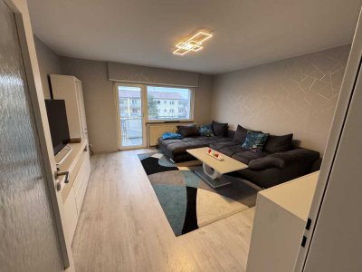 2-Zimmer-Wohnung mit gehobener Innenausstattung mit 2 Balkonen und Einbauküche
