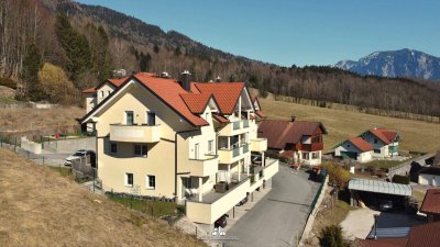DEIN ZUHAUSE in Unterach am Attersee: Neuwertige Terrassenwohnung in ruhiger Lage