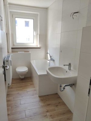 Schöne und vollständig renovierte 3-Raum-Wohnung mit Balkon in Coswig (Anhalt)