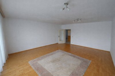 Sonniges 3‑Zimmer‑Dachgeschoss mit Loggia &amp; Stellplatz – sofort einziehen &amp; wohlfühlen