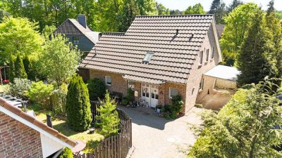 Jesteburg-Lüllau, TOP 4-Zi.-EFH / KW85 / Bj. 2011 / 123m² Wfl. / 566m² Grdst. / Carport
