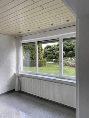 Lichtdurchflutete 3-Zimmer-Wohnung in Herrenberg mit Gartenbenutzung Südseite evtl. voll möbliert