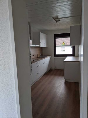 Helle, ruhige 3,5-Zimmer-Wohnung mit Balkon und neuwertiger EBK in Neckarsulm-Neuberg