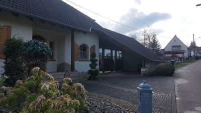 Schönes Einfamilienhaus mit geschmackvoller Innenausstattung in Schönenberg-Kübelberg
