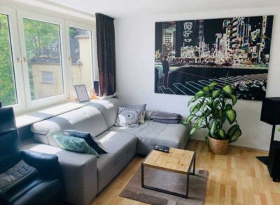 Attraktive 2-Zimmer-Wohnung, frisch saniert, im 4. OG - ohne Aufzug!