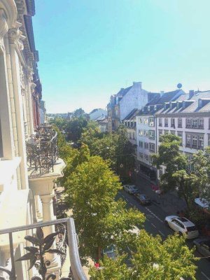 Dachgeschoß mit Aufzug, Dachterrasse und Stellplatz-Taunusstrasse