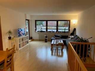 Helle 3-Zimmer Erdgeschosswohnung mit Balkon in München-Moosach