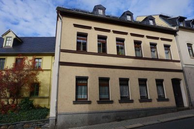 Einziehen und Sparen-saniertes Stadthaus in Elsterberg