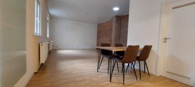 Stilvolle, geräumige und sanierte 1-Zimmer-Wohnung mit Einbauküche in Darmstadt-Eberstadt