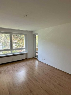 Schöne 3 Zimmerwohnung in kleiner, ruhiger und sehr gepflegten Wohnanlage