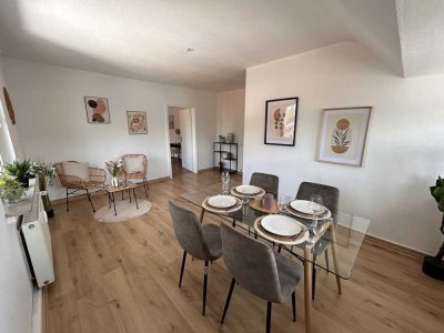 *Provisionsfrei* Leerstehende 4-Zimmer-DG Wohnung mit Stellplatz und zus. Raum in Remscheid-Lennep