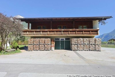 Wohnhaus mit Werkstatt/Garage