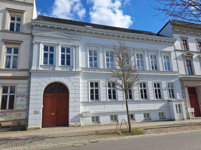 Exklusive 2-Zimmer-Wohnung mit Süd-Balkon und Einbauküche im Zentrum Greifswalds