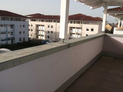 Schöne 1,5 Raumwohnung mit Galeriebereich und umlaufendem Balkon