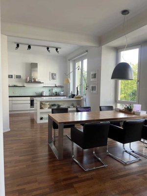 Wunderschöne Altbauwohnung mit großzügigem Wohnambiente