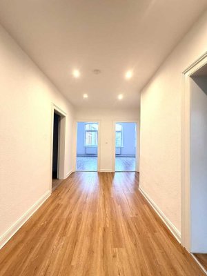 Altbau in Oststadt: 7-Zimmer, Küche, Bad+GästeWC