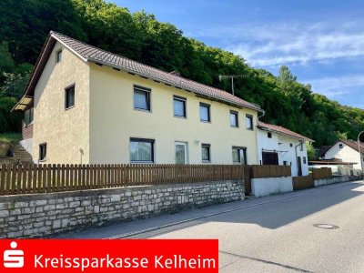 Freistehendes Einfamilienhaus mit Wirtschaftsgebäude in Neuenhinzenhausen