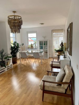 Stilvolle, sonnig und ruhig gelegene 3,5 Zimmerwohnung in bester Lage inkl. Carport und NK