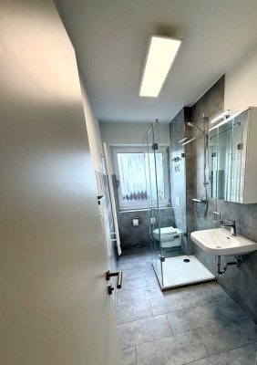 Sonnige 2-Zimmer-Erdgeschosswohnung mit Gartenzugang - 93059 Regensburg - Innstraße