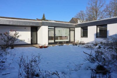 Hannover Heideviertel: Gartenhof Bungalow mit 2 Garagen, alles auf einer Ebene