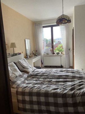 Schöne Altbauwohnung im Frankenberger Viertel zu vermieten. Mit EBK und vielen Fenstern