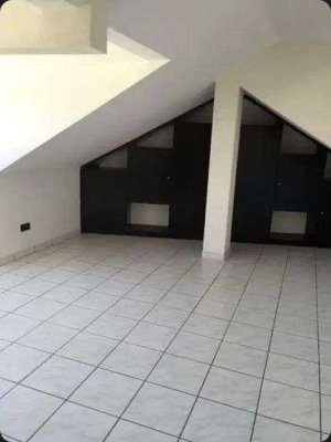 5 Zimmer DG-Wohnung in Göttingen-Weende - gerne für Studenten (WG-geeignet)