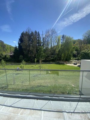 Helle Wohnung mit zwei Zimmern und Balkon