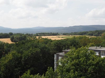 Großzügige, barrierefreie 4-Zi.-Whg., mod. und hochw. ausgebaut mit Feldbergblick € 1.490,00 + UKT