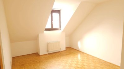 2 Zimmer Dachgeschoßwohnung