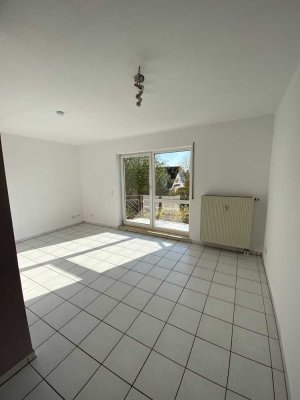 Gut geschnittene 2-Zimmer-Wohnung mit Einbauküche und Balkon