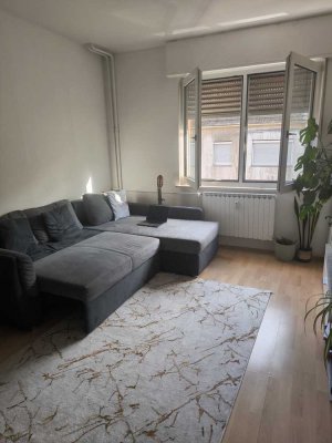 Geräumige, helle 2-Zimmerwohnung mit Balkon und EBK  - Stadtzentrum Hanau