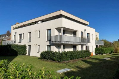 Moderne 3-Zimmer-Erdgeschosswohnung 
mit Terrasse und zwei Bädern