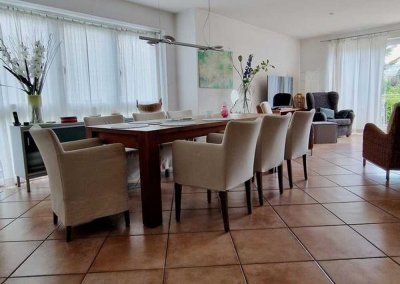 Exklusives R.-Haus in 3er-Gruppe mit ca. 200 qm Wohn-NZFl Super Lage