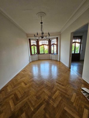 3 Zimmer Altbauwohnung mit Balkonen - Westend Wiesbaden