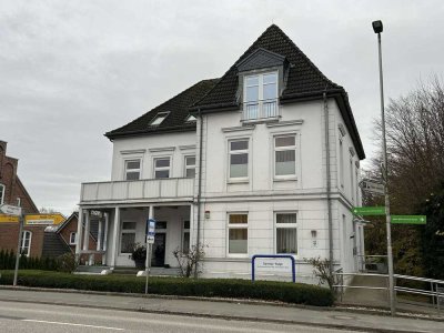 Arbeiten mit Stil: Saniertes Bürohaus im Herzen von Meldorf