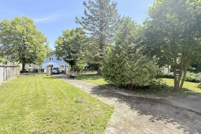 Einfamilienhaus mit großem Garten, Garage und Ausbaupotenzial