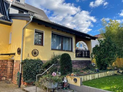 Großzügiges Mehrfamilienhaus mit zwei Gebäuden in Bergen-Enkheim