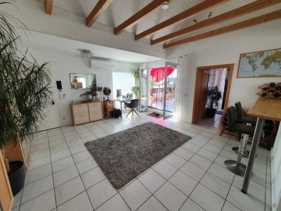 � *Von Privat* Exklusive 3-Zimmer-Wohnung mit großer Dachterrasse im Herzen des Rhein-Main-Gebiets