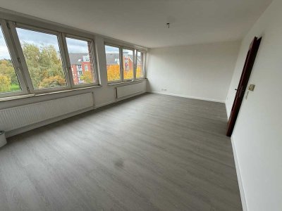 Schöne renovierte 3-Zimmer-Wohnung mit Balkon auf der Furth