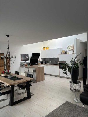 Modernes Reihenhaus mit Terrasse + Garten